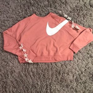 Nike Dry Versa Long Sleeve Cropped Crewneck💗